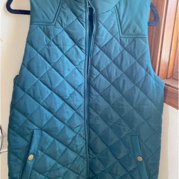 NWOT Zenana outfitters vest size medium - Picture 2 of 4